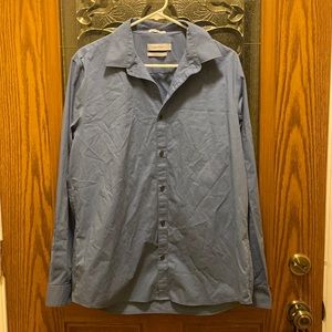 Calvin Klein Men’s Large blue pinstripe no iron button up shirt